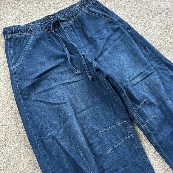 Gap Petite Barrel Jeans - Picture 3 of 7